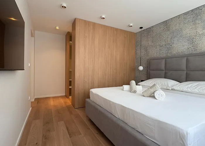 Stallure - Modern & Cozy Retreat Apartment *